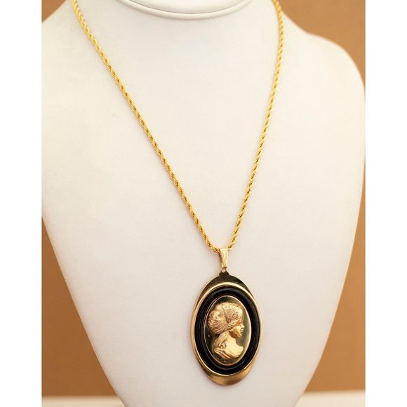 Vintage Elegant Woman Victorian Cameo Necklace 18 inch by Avon - U15 - Picture 2 of 3